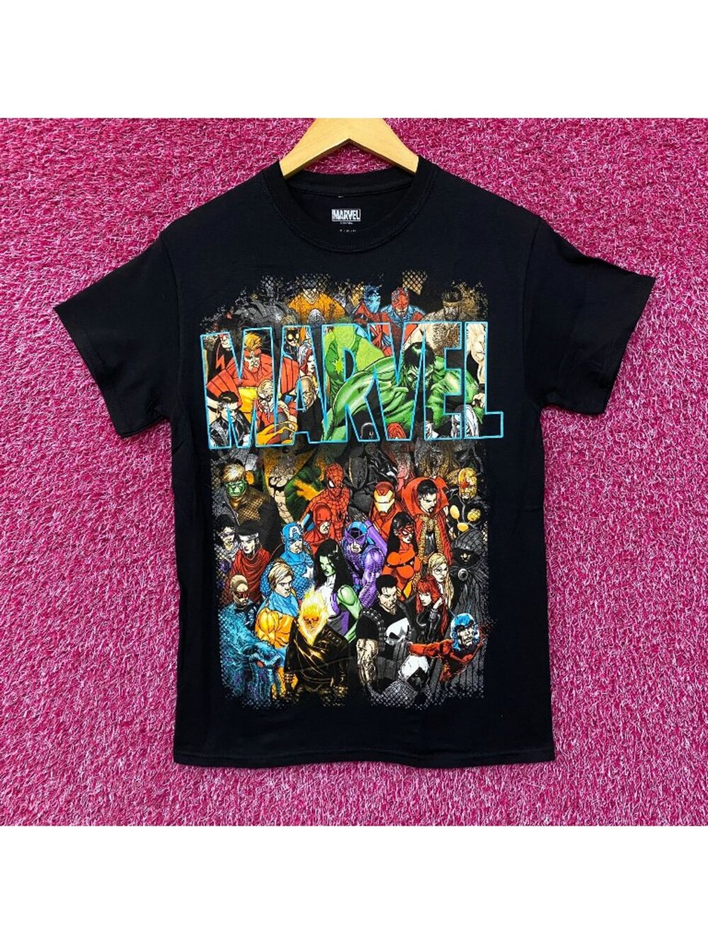 Marvel Team Up Group Shot Graphic Design T-Shirt Small